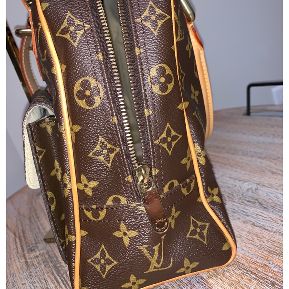 Authentic Louis Vuitton LV Monogram Manhattan GM Shoulder Tote Bag - Picture 6 of 16